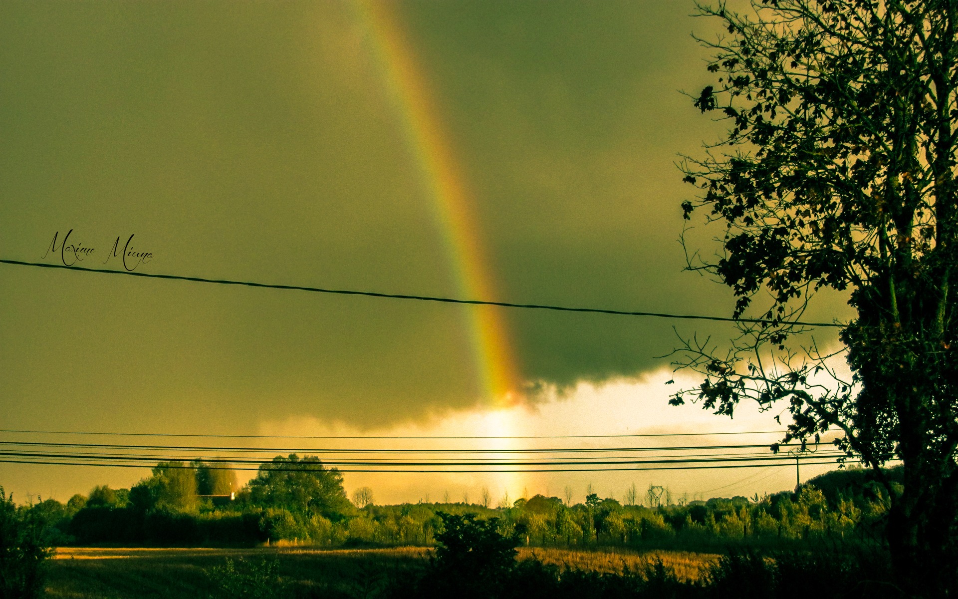 Fonds d'cran Nature Arcs-en-ciel Le fil coupant l'arc en ciel