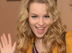  Clbrits Femme Bridgit Mendler