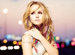  Clbrits Femme Bridgit Mendler