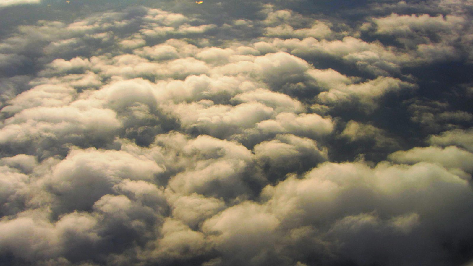 Fonds d'cran Nature Ciel - Nuages vol en avion