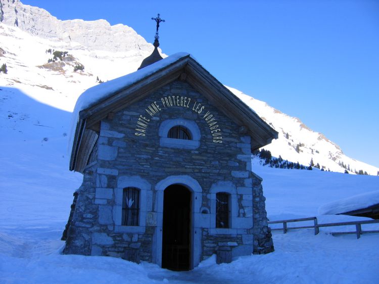 Fonds d'cran Constructions et architecture Edifices Religieux petite chapelle dans les aravis