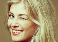  Celebrities Women Rosamund Pike