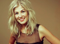  Celebrities Women Rosamund Pike