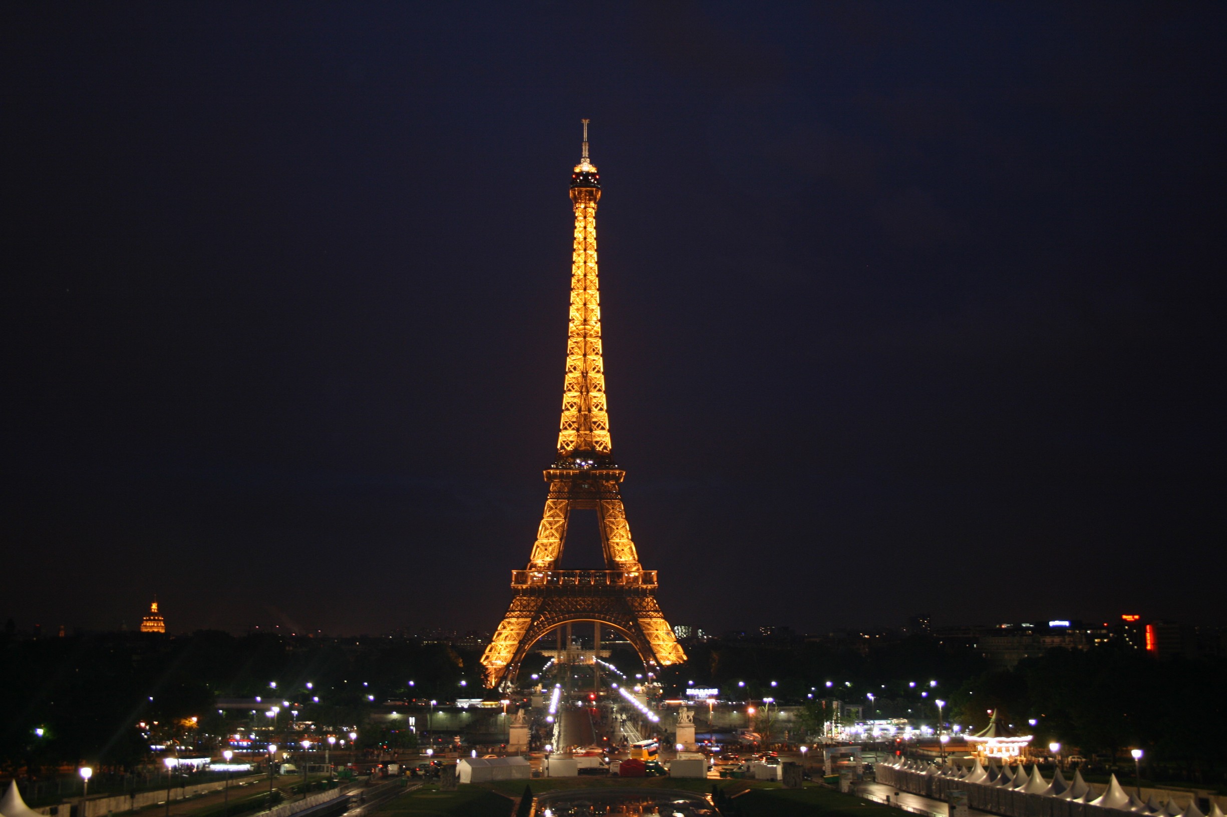 Fonds d'cran Constructions et architecture Statues - Monuments La Tour Eiffel