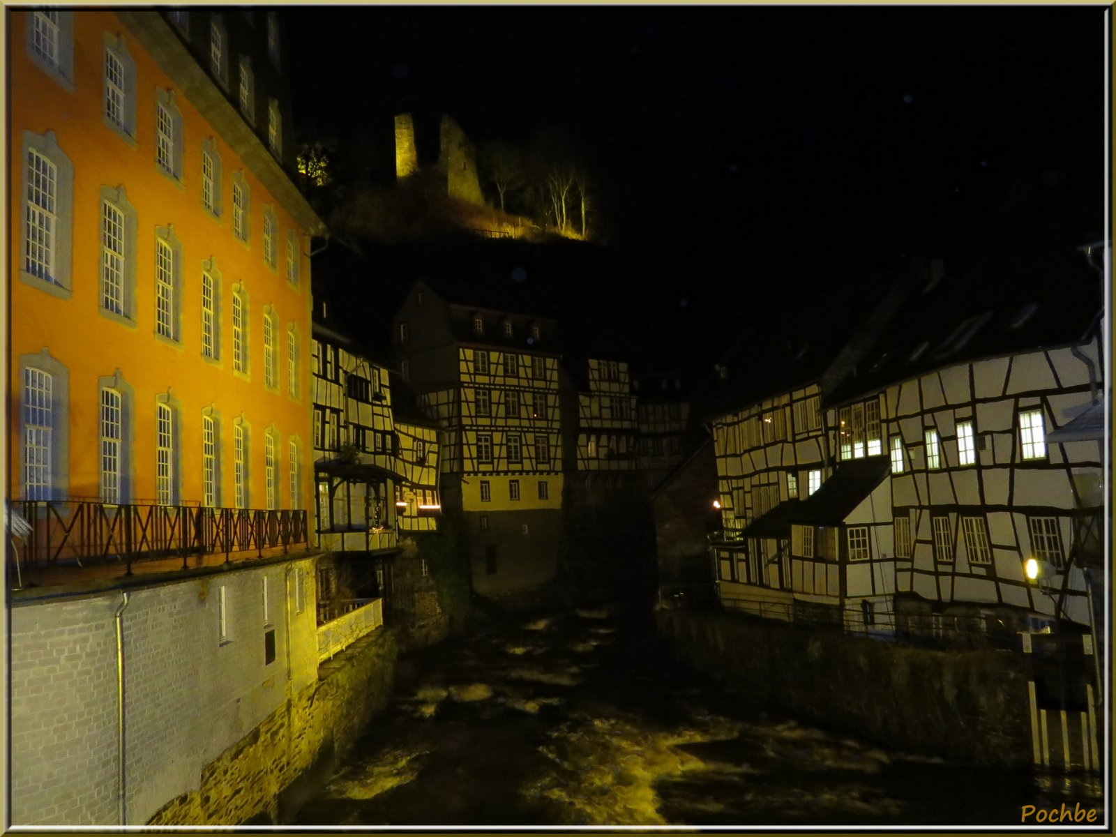 Fonds d'cran Constructions et architecture Villes - Villages Le march de Nol de Monschau