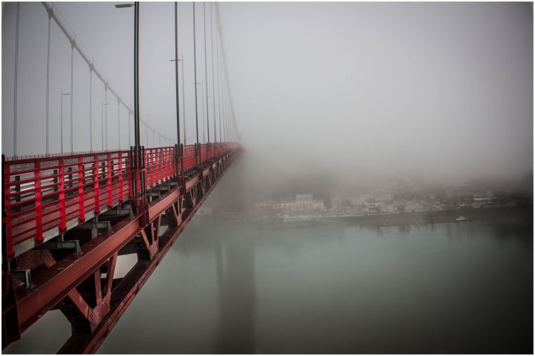 Fonds d'cran Constructions et architecture Ponts - Aqueducs pont dans la brume