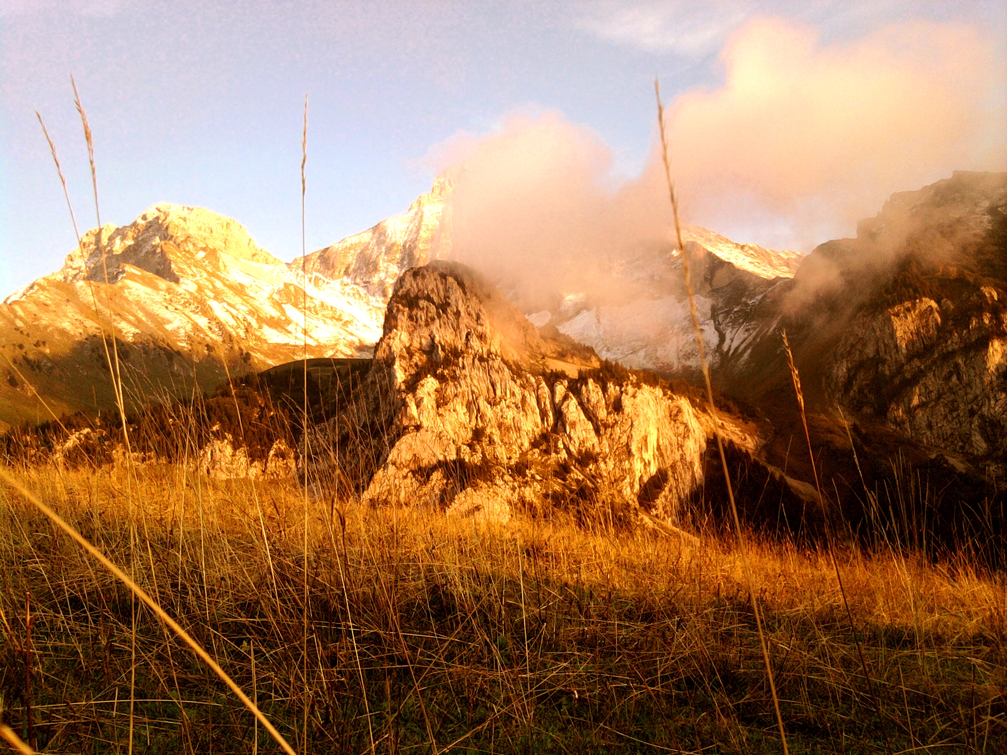 Fonds d'cran Nature Montagnes Coucher de soleil sur Cenise 