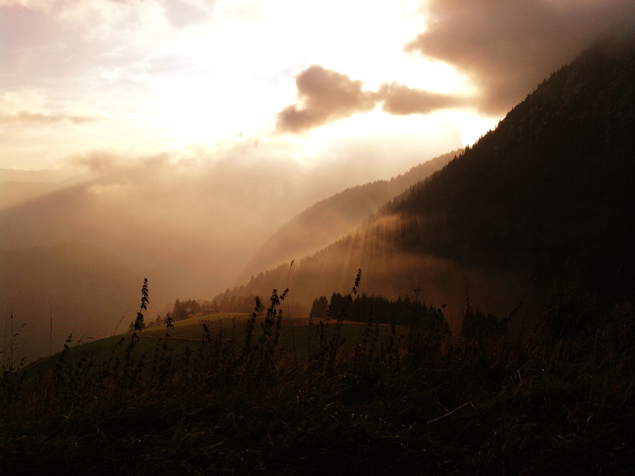 Wallpapers Nature Mountains Coucher de soleil sur Cenise 