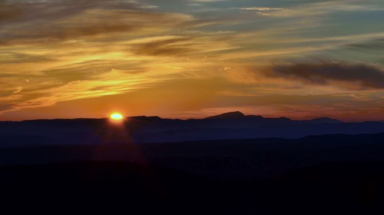 Wallpapers Nature Sunsets and sunrises Coucher de soleil sur les monts varois