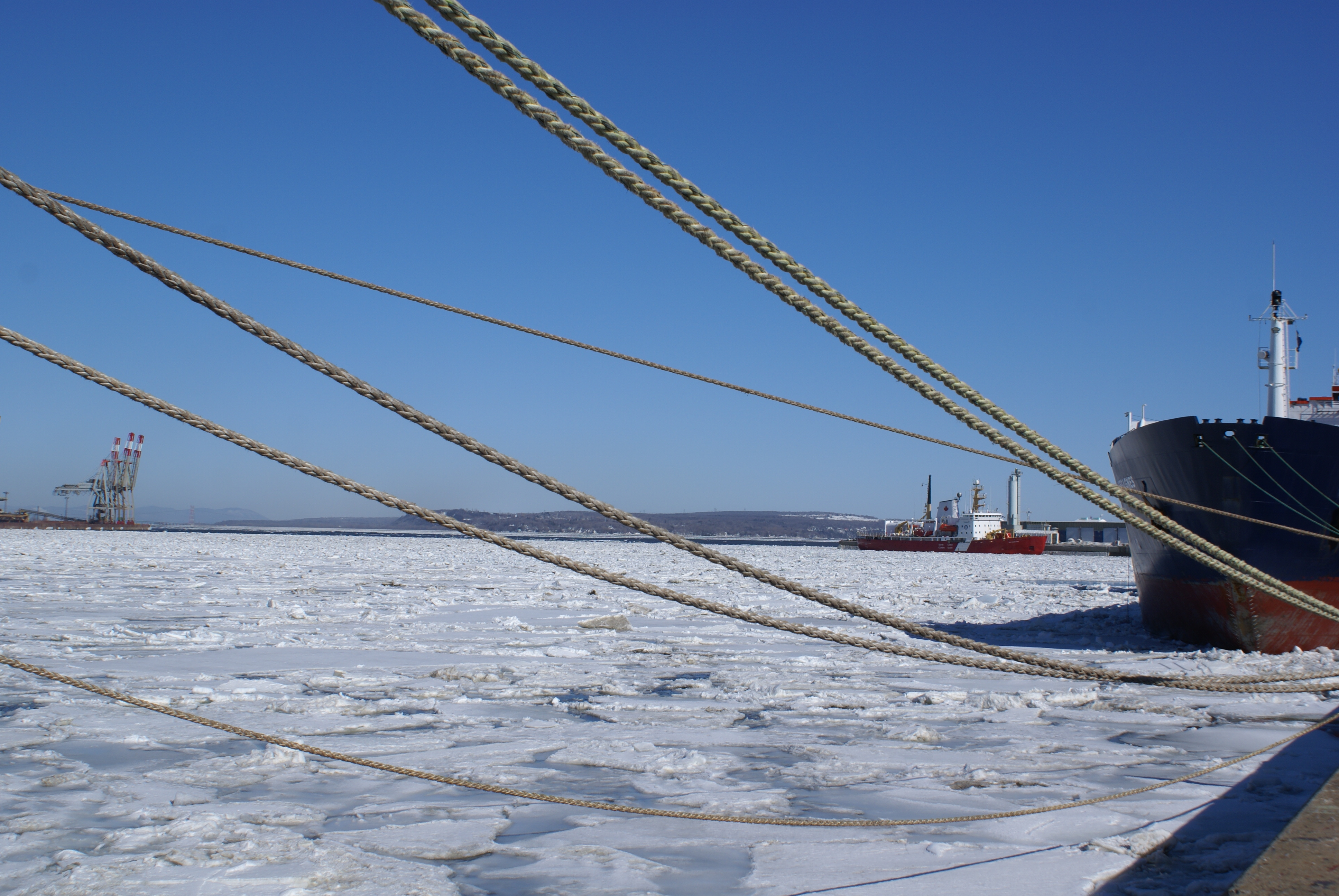 Wallpapers Boats Merchant navy PORT DE QUEBEC EN JANVIER