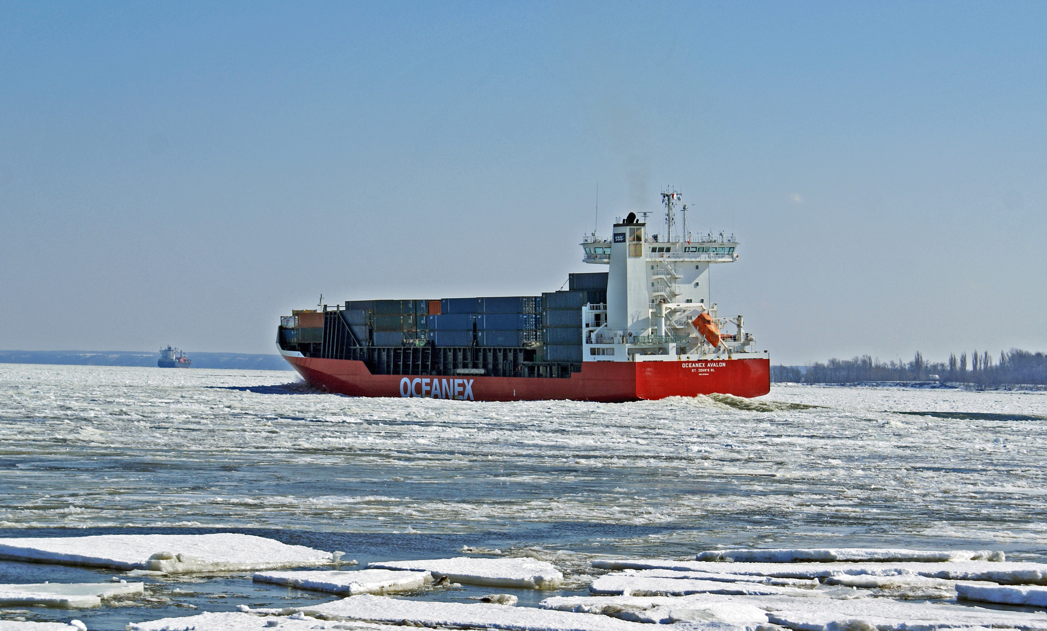 Fonds d'cran Bateaux Marine Marchande LE PIED AU PLANCHER