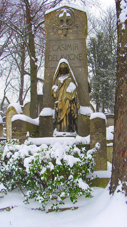 Wallpapers Constructions and architecture Cemeteries le cimetière du Père Lachaise sous la neige