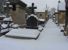  Constructions et architecture le cimetière du Père Lachaise sous la neige