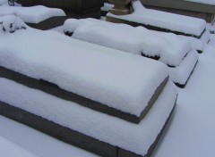  Constructions and architecture le cimetière du Père Lachaise sous la neige