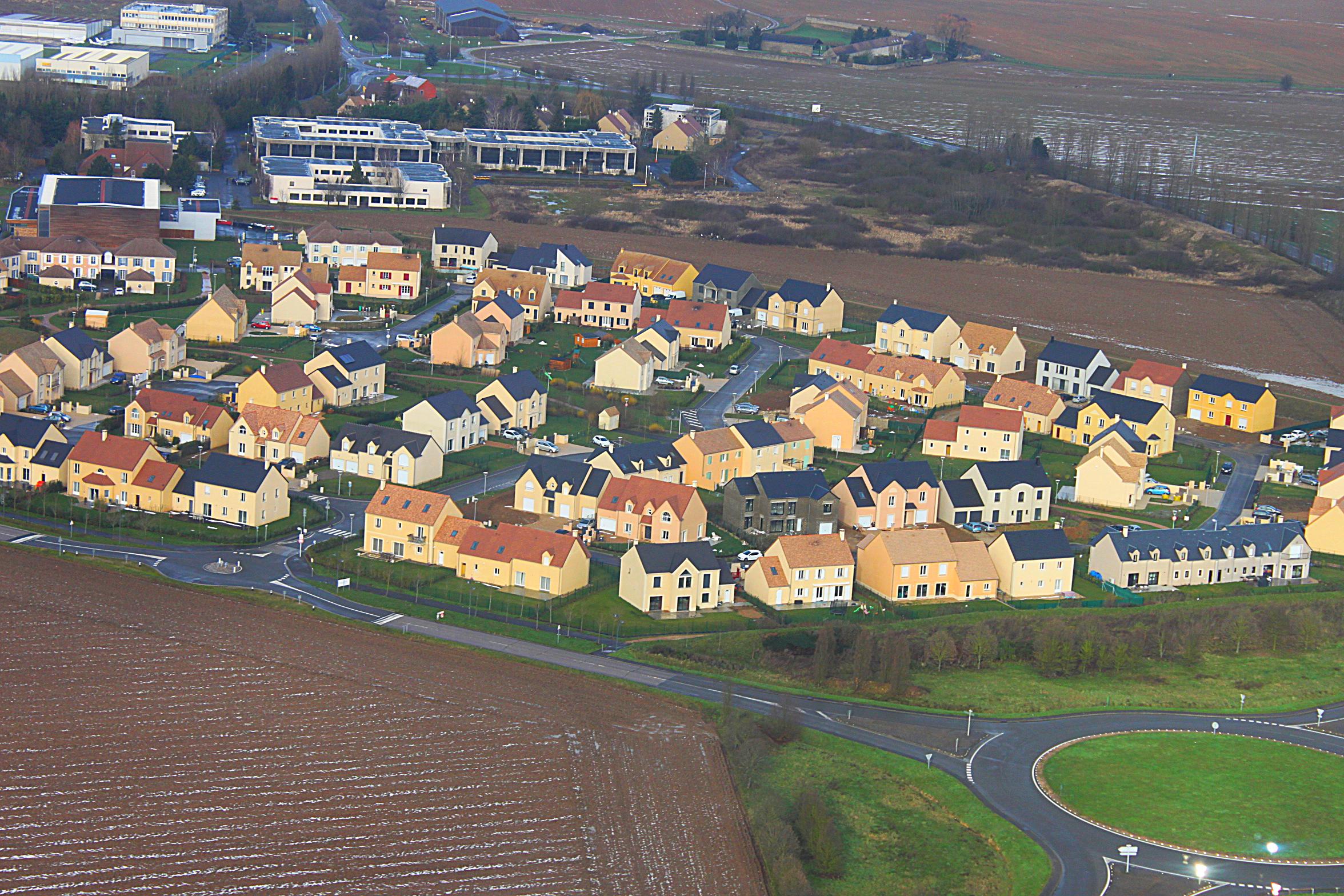 Fonds d'cran Constructions et architecture Villes - Villages vol en hlicopthre