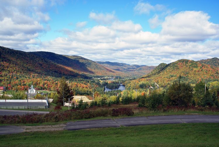 Fonds d'cran Nature Montagnes VALLEE DE LA JACQUES CARTIER