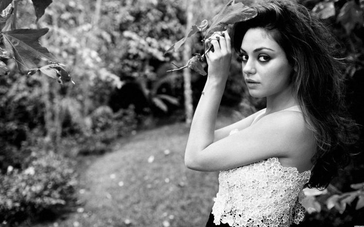 Fonds d'cran Clbrits Femme Mila Kunis Wallpaper N330494