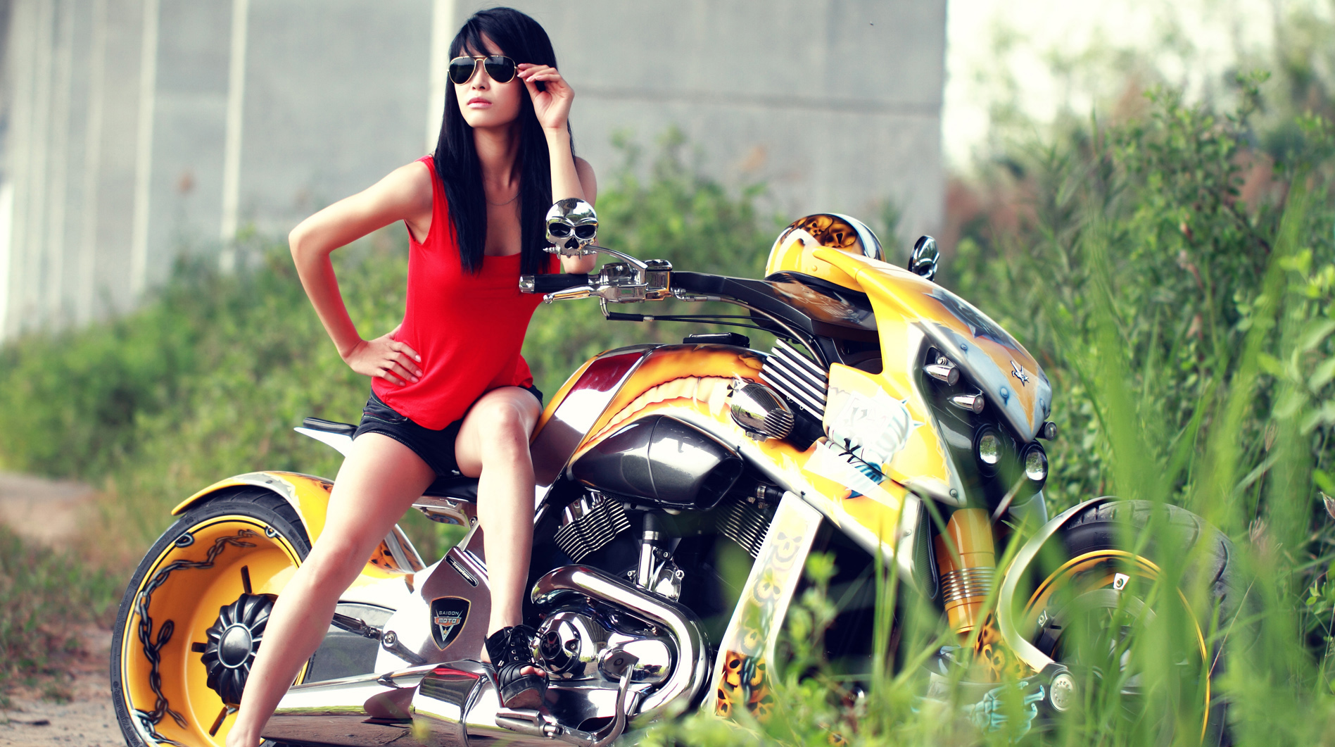 Wallpapers Motorbikes Girls and motorbikes 