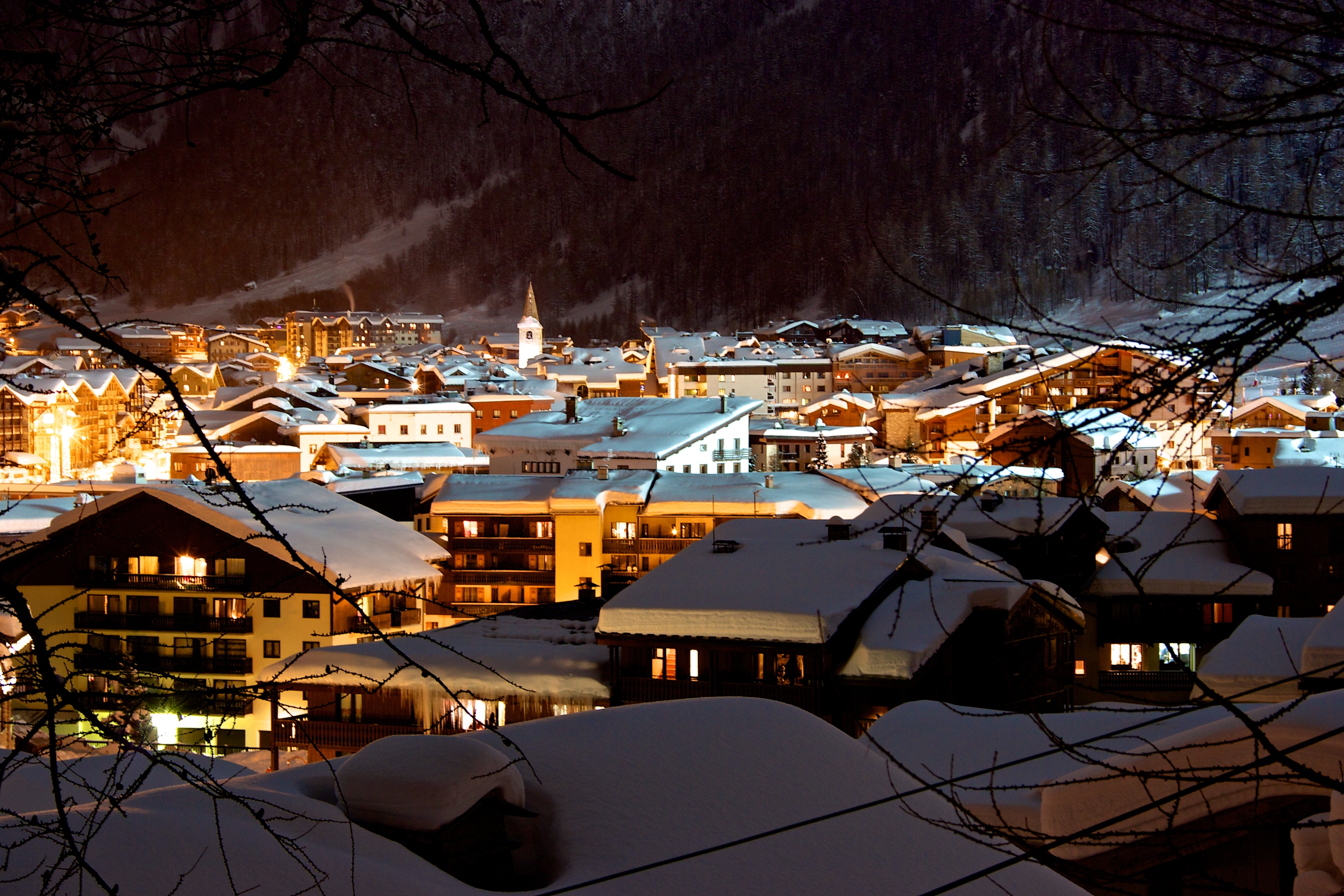 Fonds d'cran Voyages : Europe France > Rhne-Alpes Val d'Isère by night