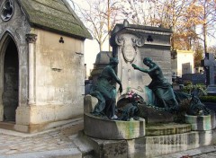  Constructions and architecture le cimetière du Père Lachaise