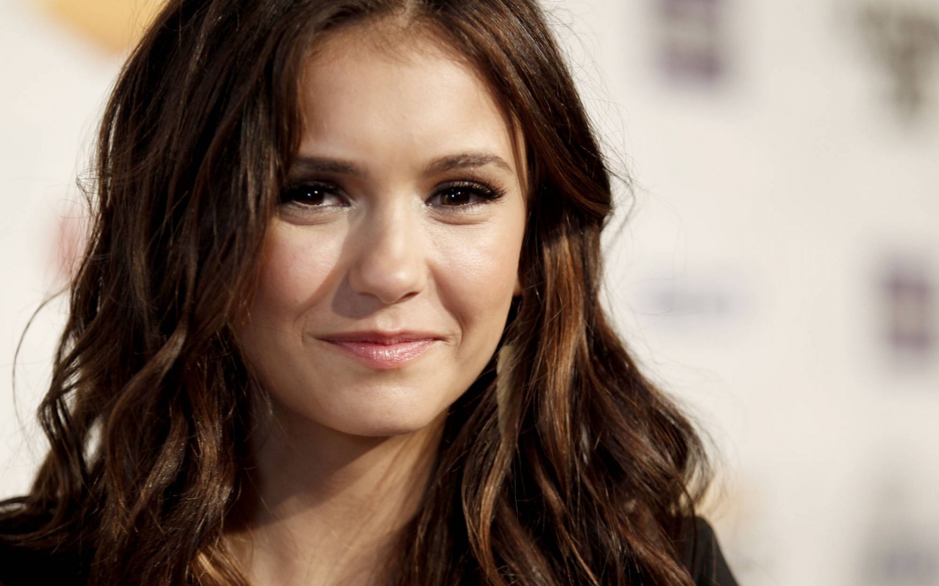 Fonds d'cran Clbrits Femme Nina Dobrev  Nina Dobrev