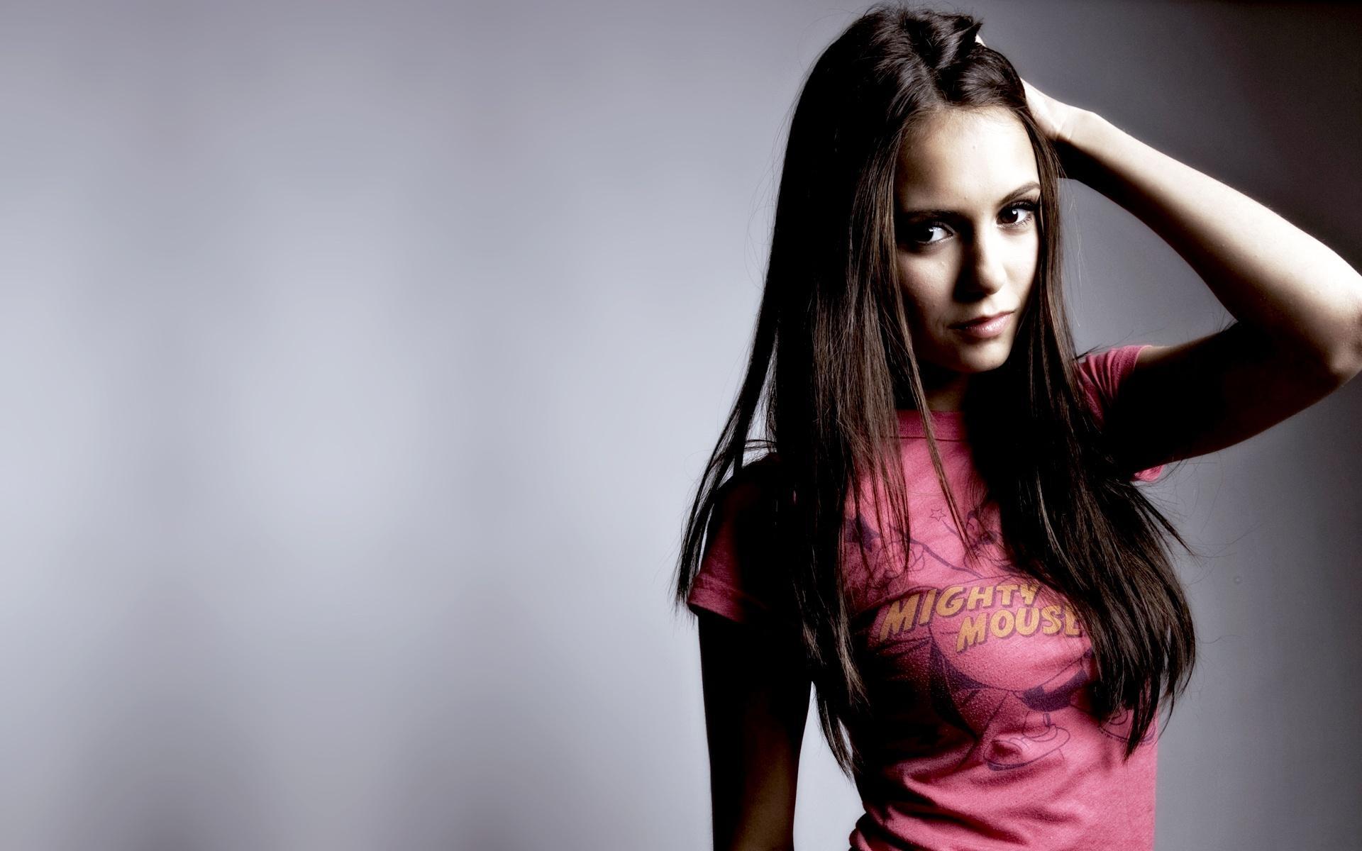 Wallpapers Celebrities Women Nina Dobrev  Nina Dobrev