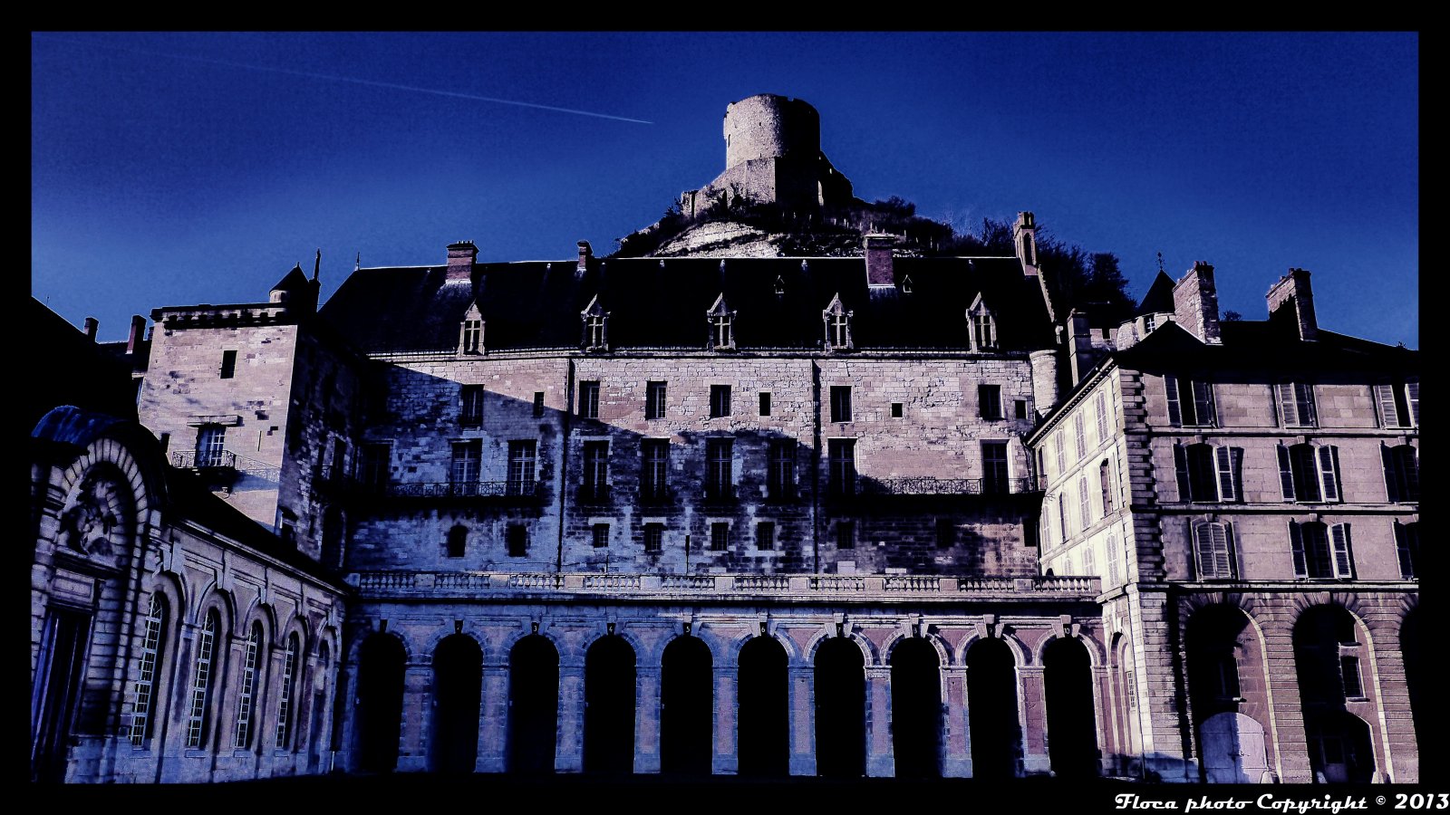 Wallpapers Constructions and architecture Castles - Palace La roche Guyon mystique.