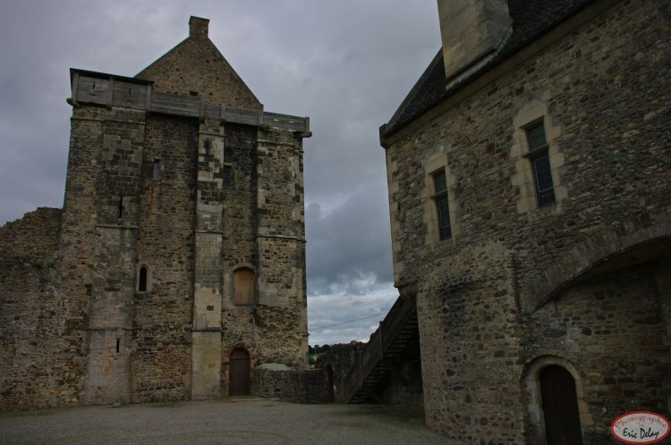 Fonds d'cran Constructions et architecture Chteaux - Palais Châteaau du XIème siècle - Saint Sauveur le Vicomte (50)