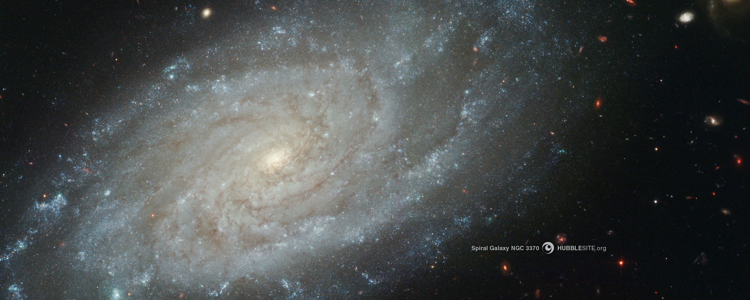 Fonds d'cran Espace Galaxies La galaxie spirale NGC 3370