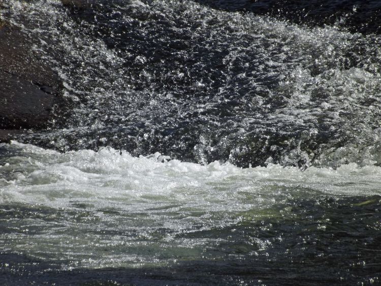 Fonds d'cran Nature Fleuves - Rivires - Torrents la dronne