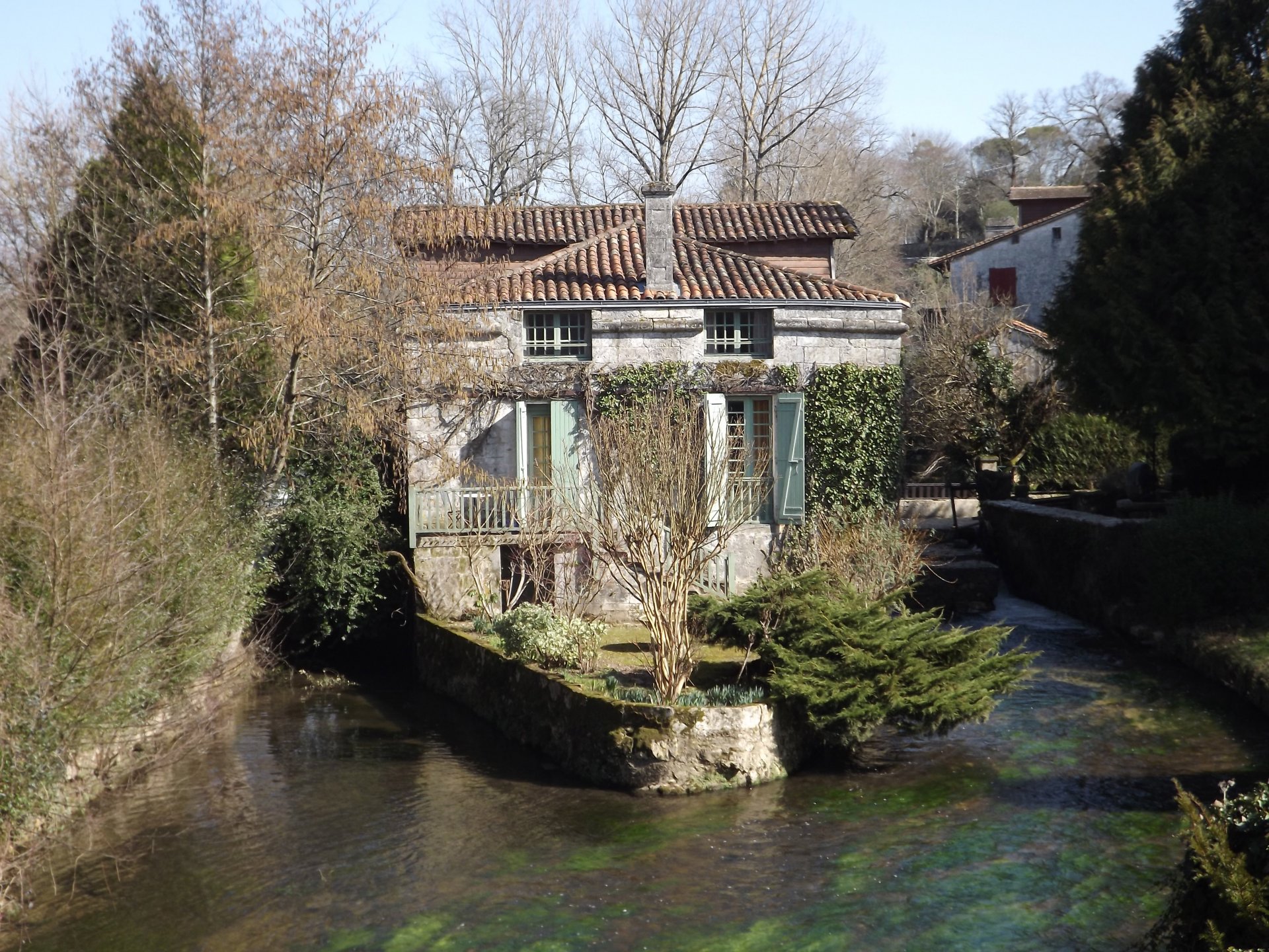 Fonds d'cran Constructions et architecture Moulins - Eoliennes moulin à eau