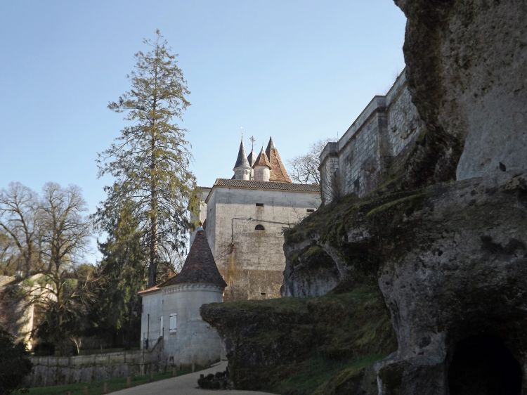 Fonds d'cran Constructions et architecture Chteaux - Palais Bourdeilles et son château