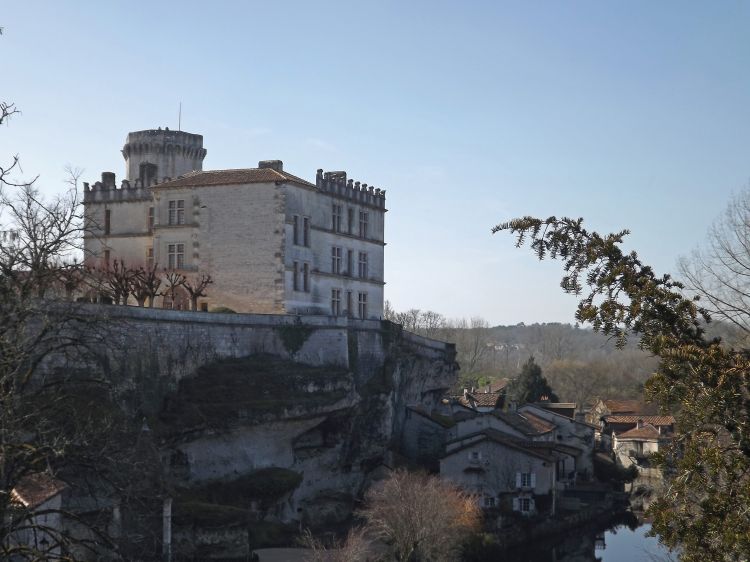 Fonds d'cran Constructions et architecture Chteaux - Palais Bourdeilles et son château