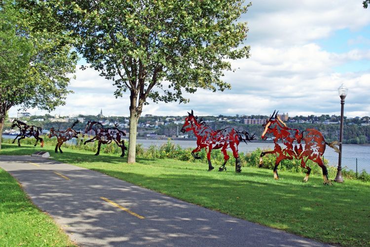 Fonds d'cran Constructions et architecture Statues - Monuments CADEAUX DE LA VILLE DE CALGARY 400 E QUEBEC