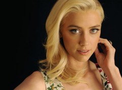  Celebrities Women Amber Heard