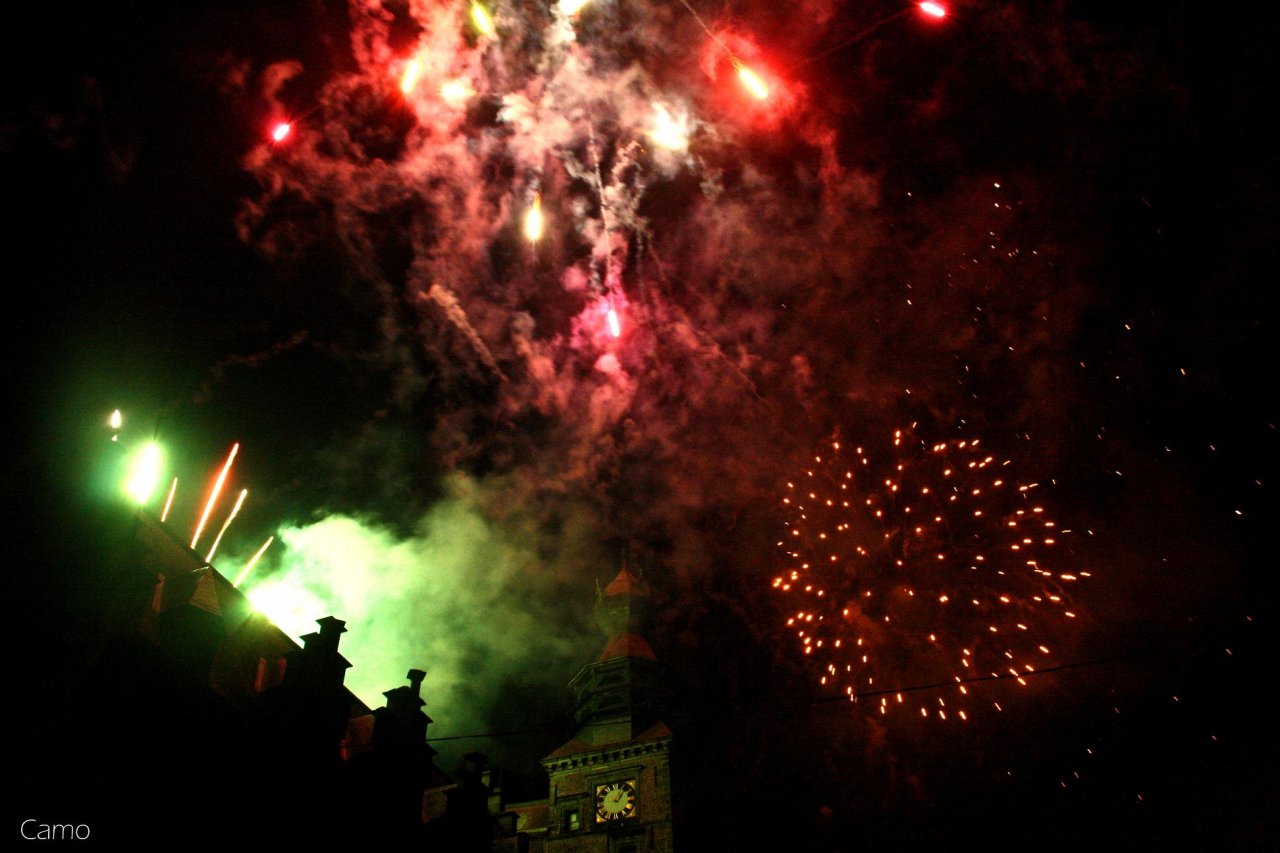 Fonds d'cran Hommes - Evnements Feux d'Artifice 