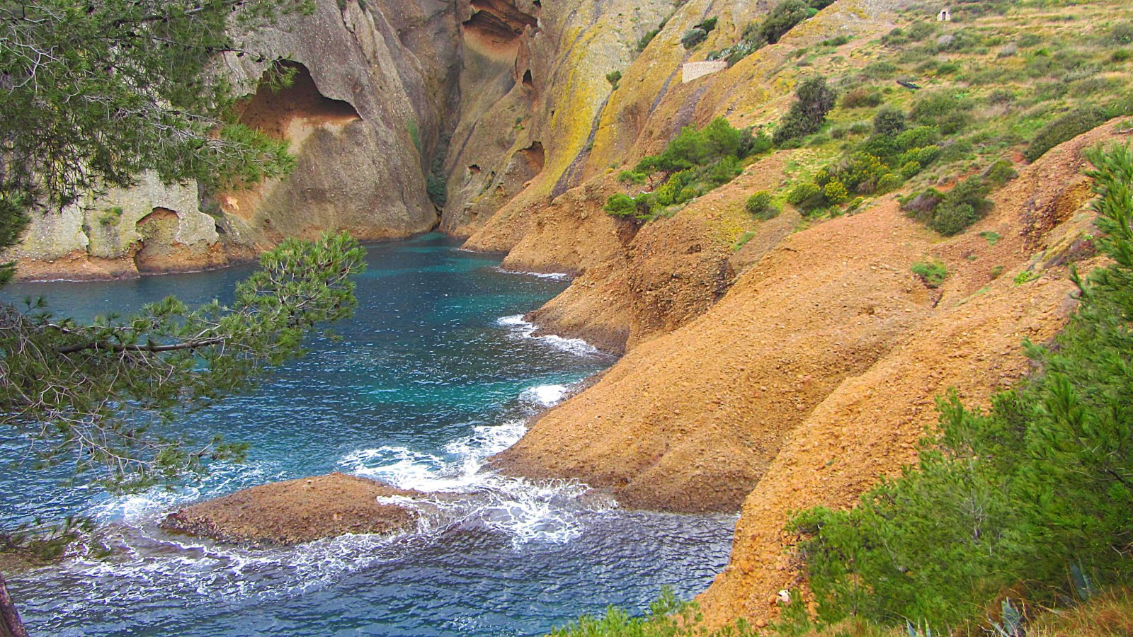 Fonds d'cran Voyages : Europe France > Provence-Alpes-Cte d'Azur le parc du Mugel à la ciotat