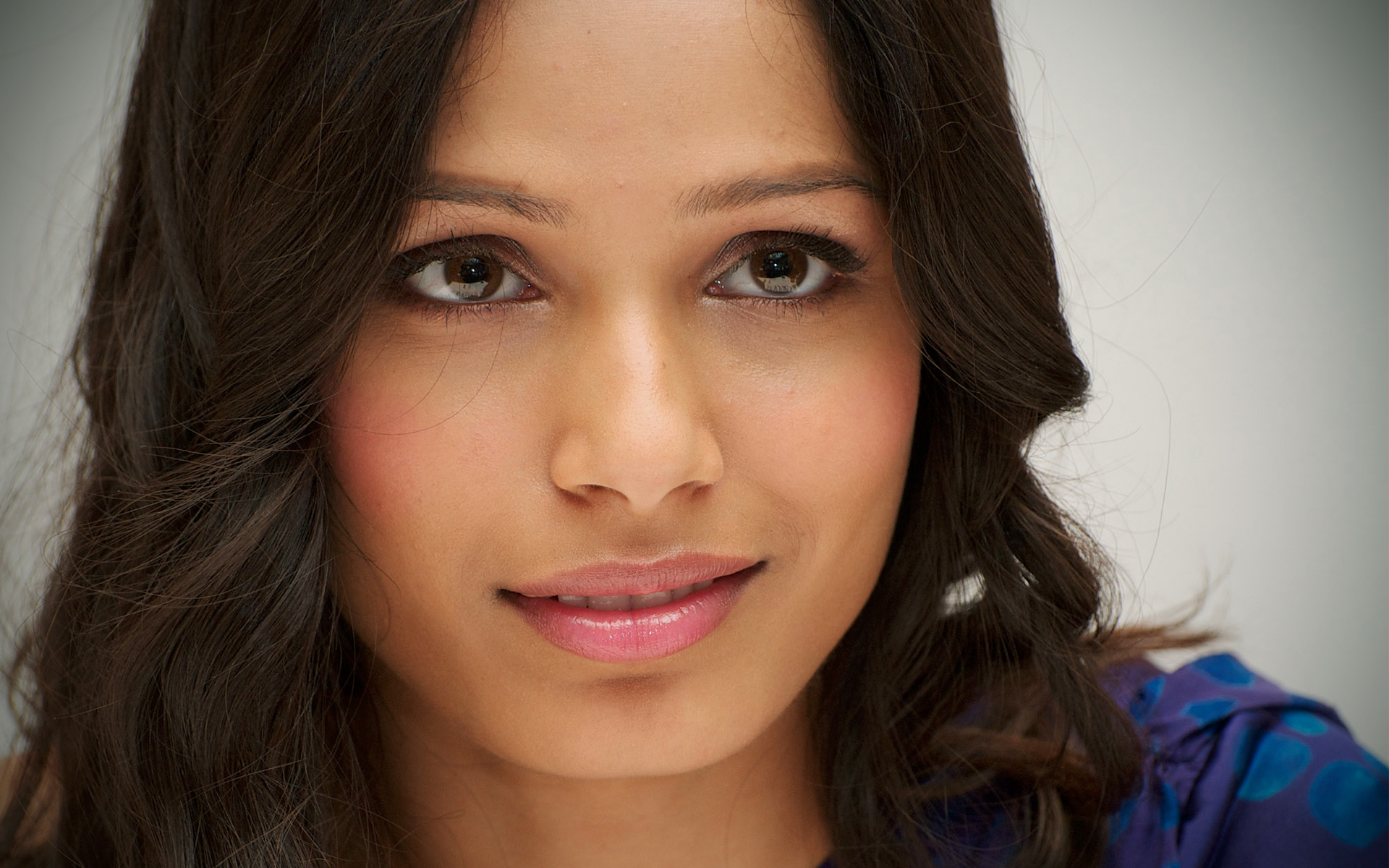 Fonds d'cran Clbrits Femme Freida Pinto Freida Pinto