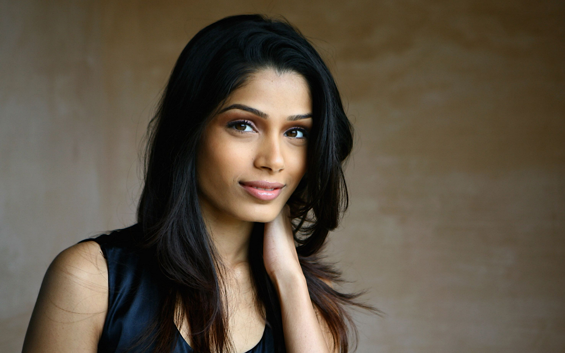 Fonds d'cran Clbrits Femme Freida Pinto Freida Pinto