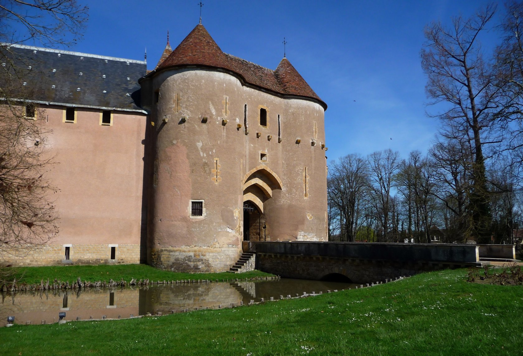 Fonds d'cran Constructions et architecture Chteaux - Palais Chteau Ainay Le Vieil 