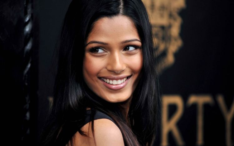 Fonds d'cran Clbrits Femme Freida Pinto Freida Pinto