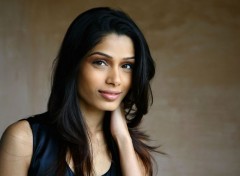  Clbrits Femme Freida Pinto