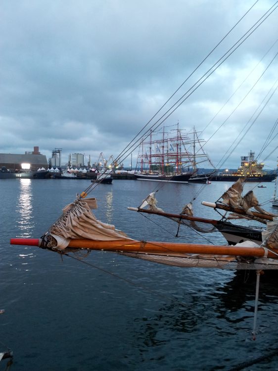 Fonds d'cran Bateaux Voiliers Tonnerre de brest 2012