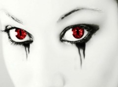  Art - Numrique Blood Eyes