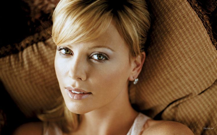 Fonds d'cran Clbrits Femme Charlize Theron Wallpaper N339928