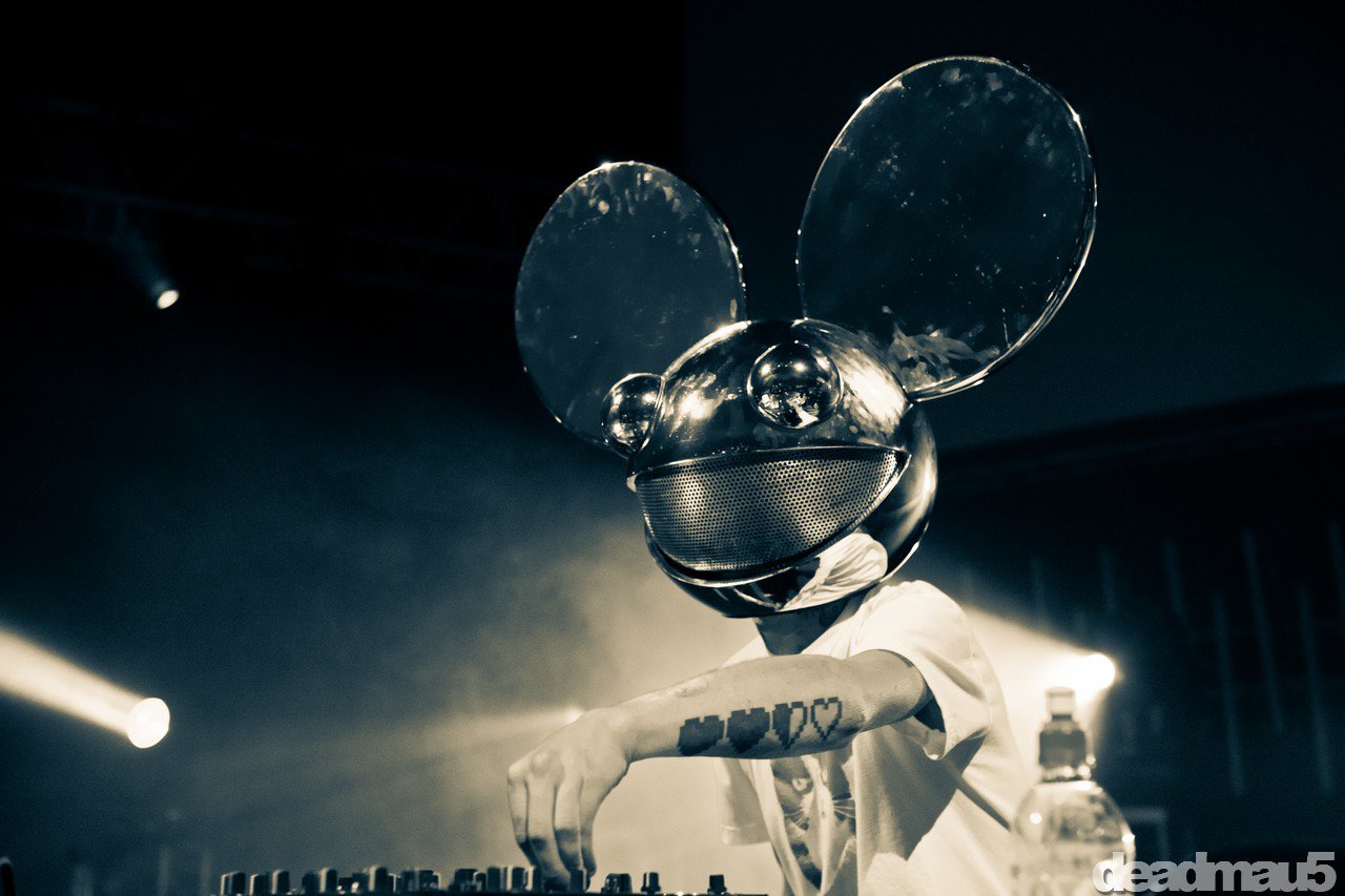 Fonds d'cran Musique Electronica DeadMau5