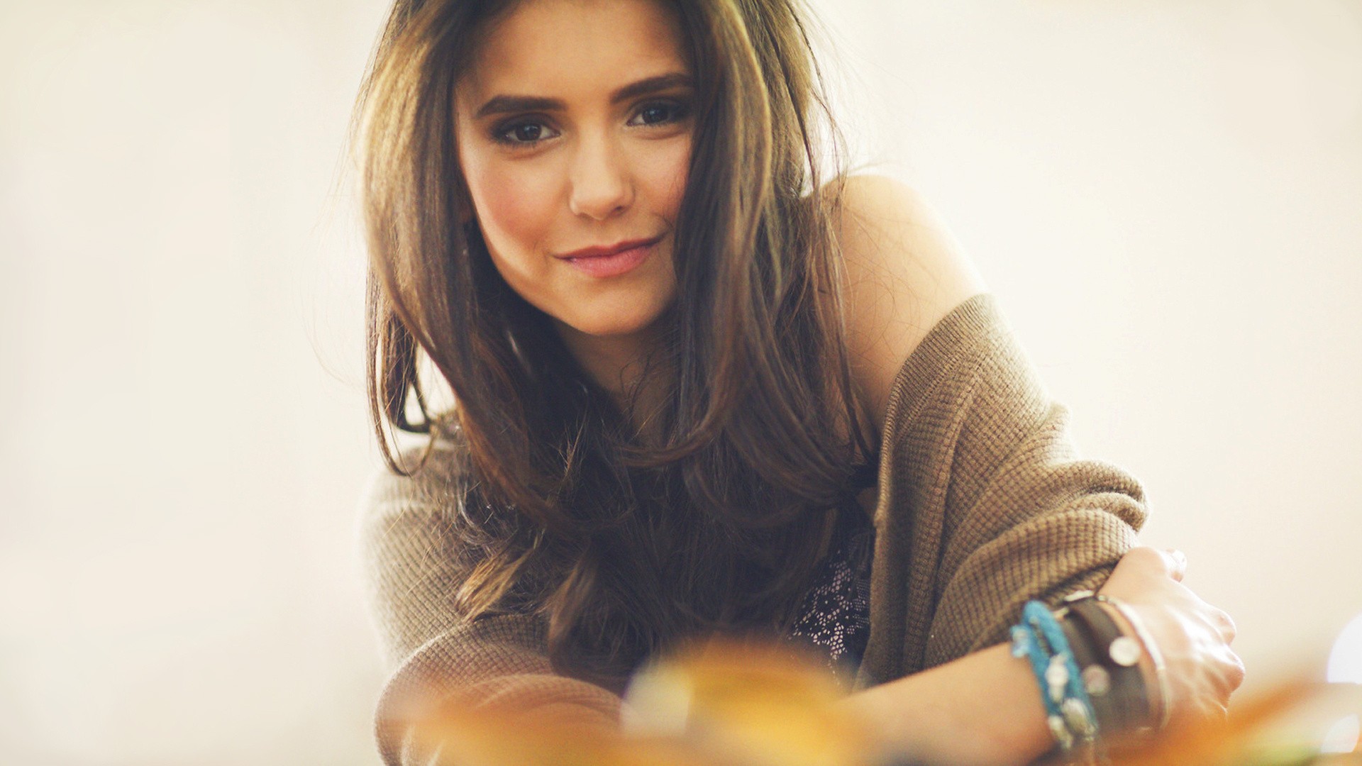 Fonds d'cran Clbrits Femme Nina Dobrev  