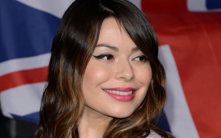 Wallpapers Celebrities Women Miranda Cosgrove Wallpaper N344289