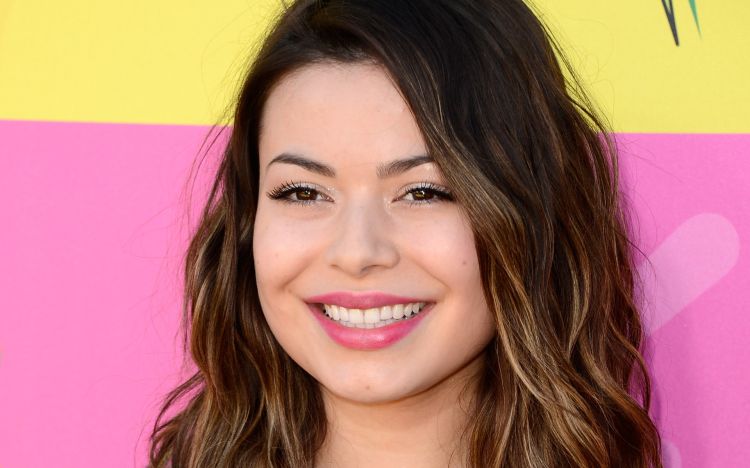 Fonds d'cran Clbrits Femme Miranda Cosgrove Wallpaper N344288