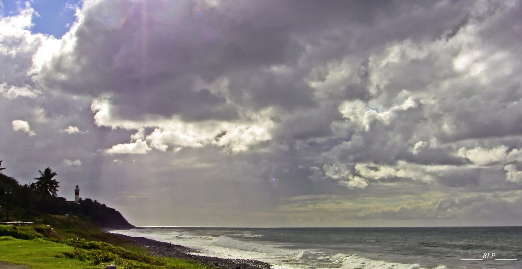 Fonds d'cran Nature Mers - Ocans - Plages Ciel nuageux